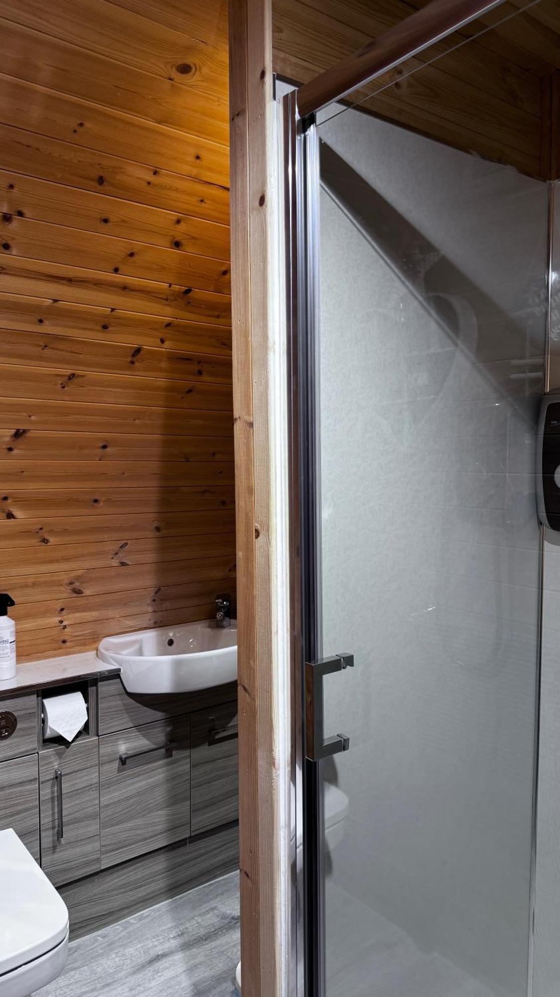 Heatherbrae Cosy Wooden Pod カイル・オブ・ロカルシュ エクステリア 写真